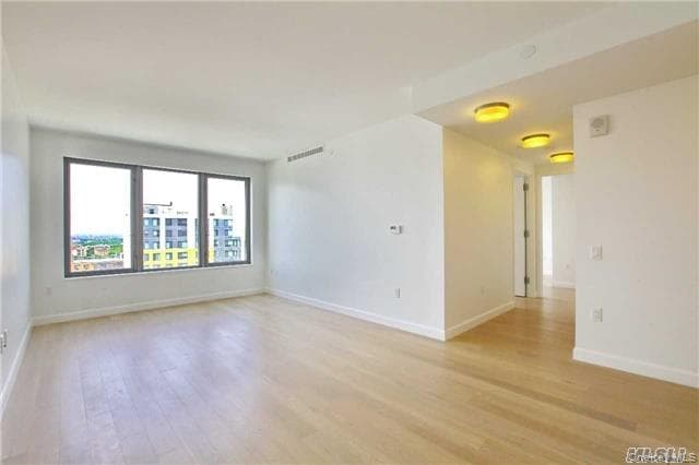 13835 39th Avenue Unit: 12L thumbnail 4