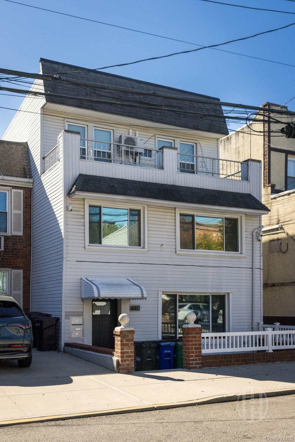 79-34 68th Avenue, Middle Village