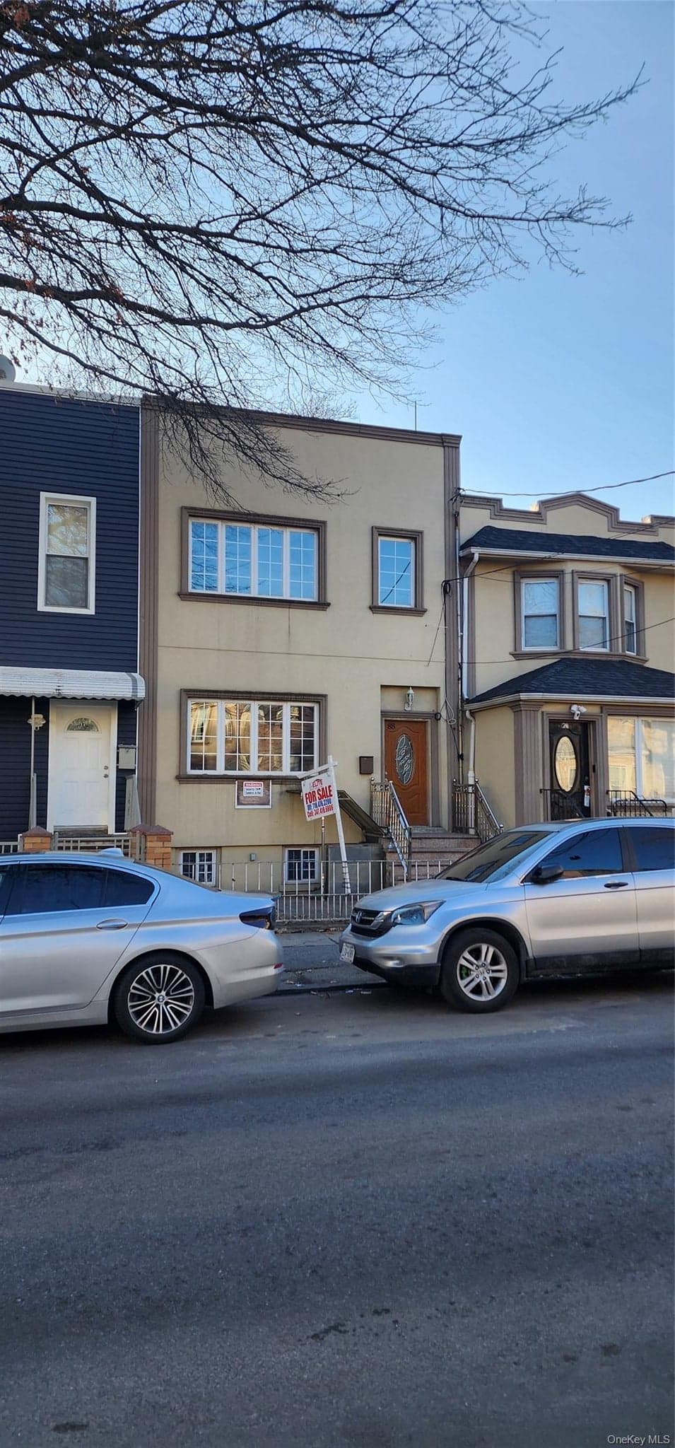 88 Hemlock St photo 1