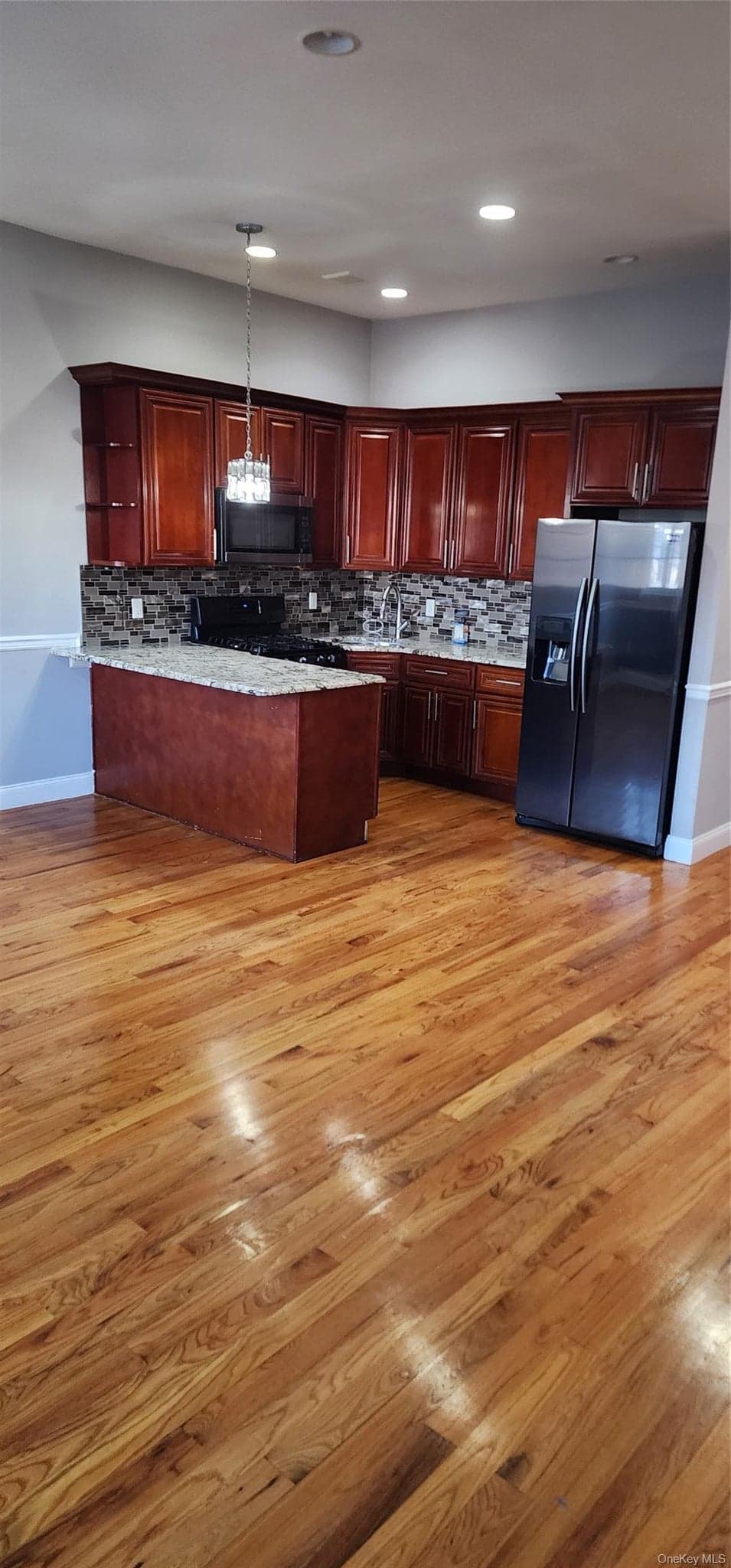88 Hemlock St thumbnail 9