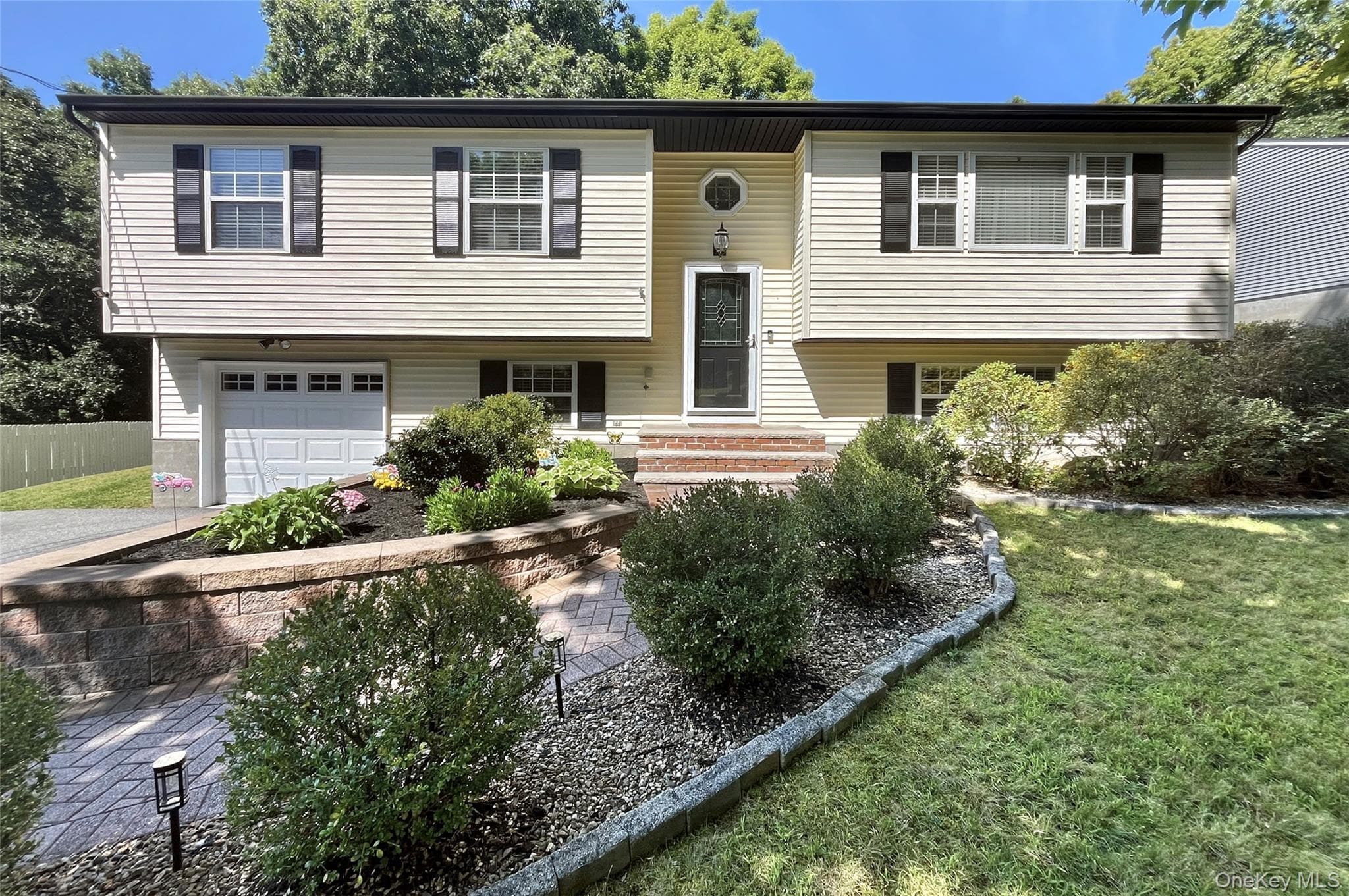 51 Prospect Street, Monroe