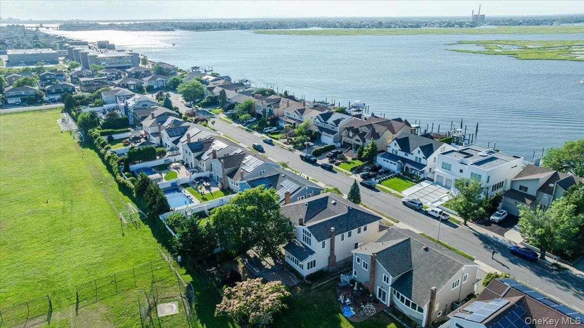 330 Harbor Drive thumbnail 17