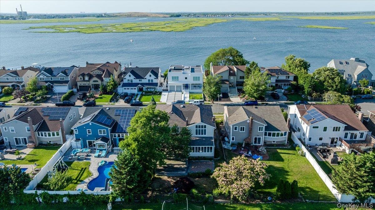 330 Harbor Drive thumbnail 15