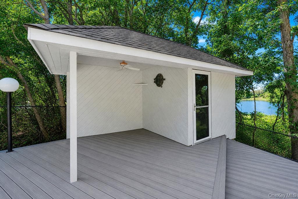 9305 Soundview Avenue thumbnail 17