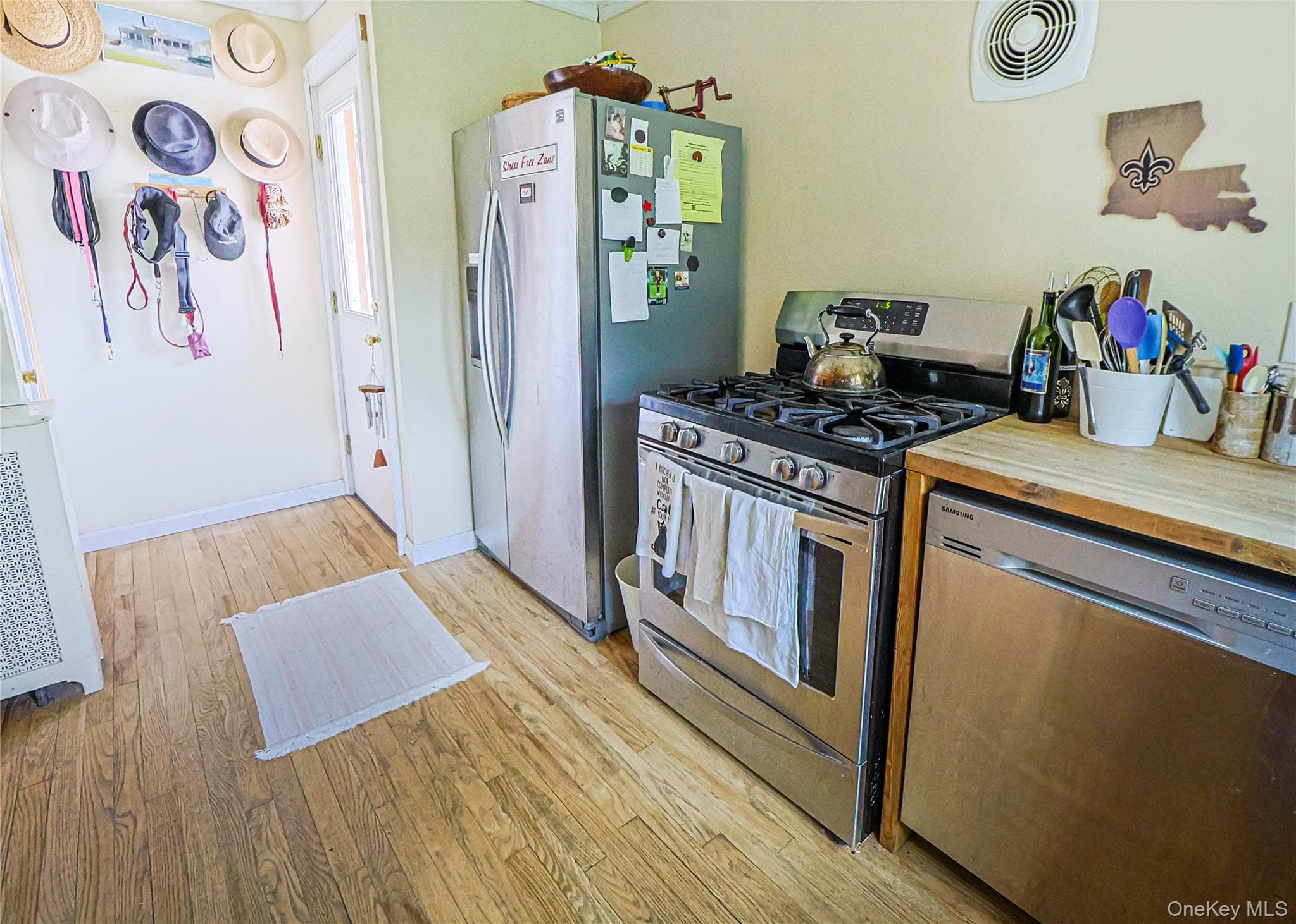 1085 Violet Avenue thumbnail 4