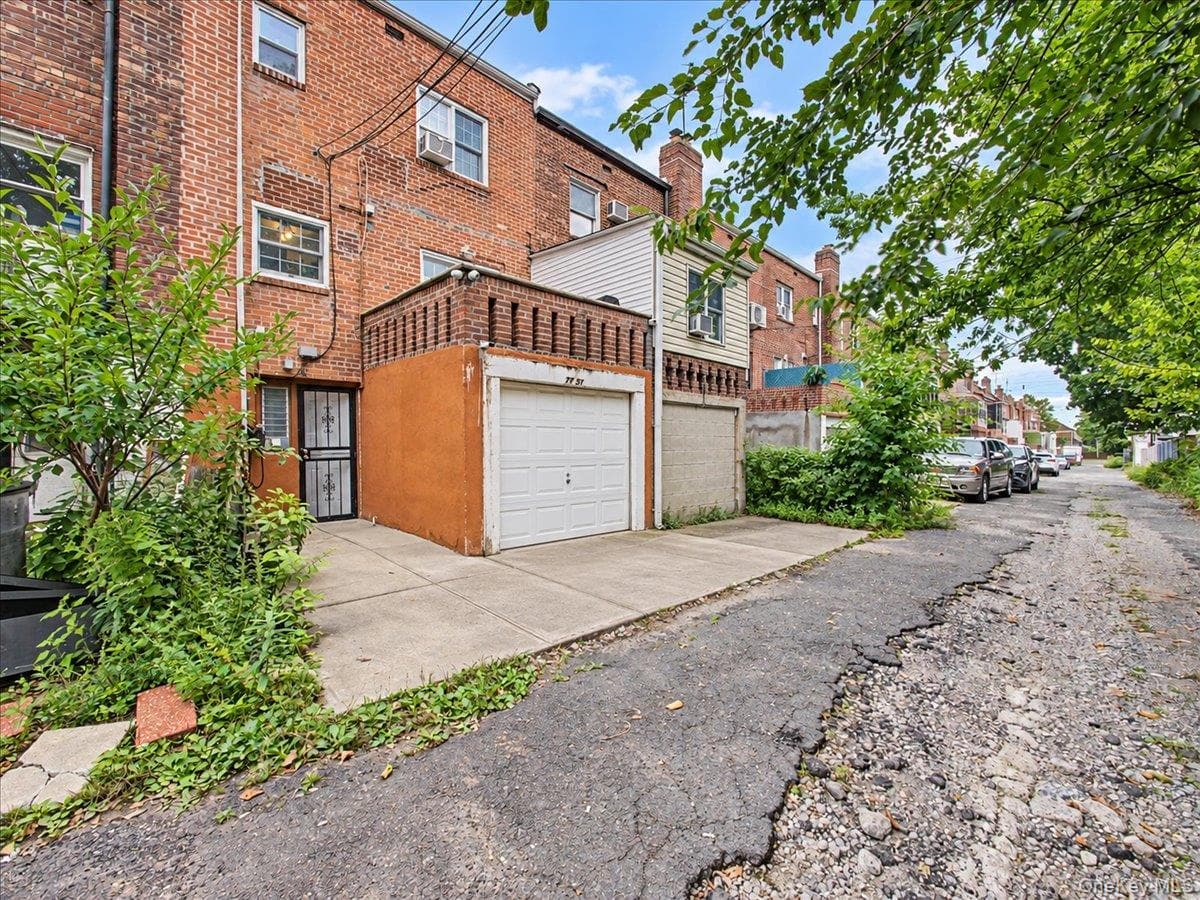7551 Utopia Parkway thumbnail 26