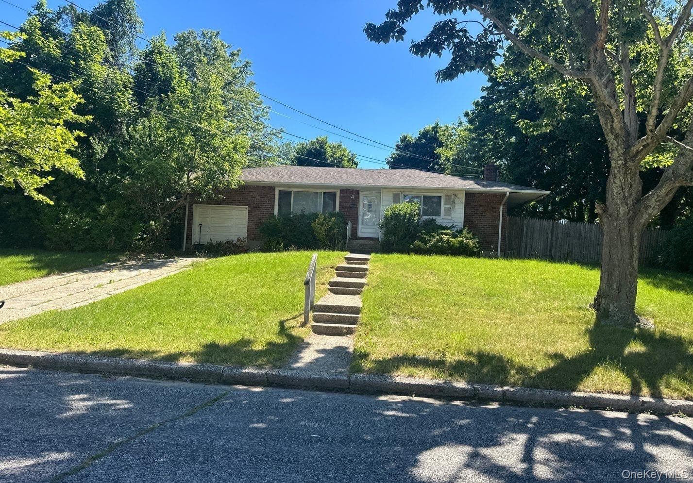 1533 Agate Street thumbnail 3