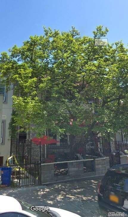 1212 Manor Avenue photo 1