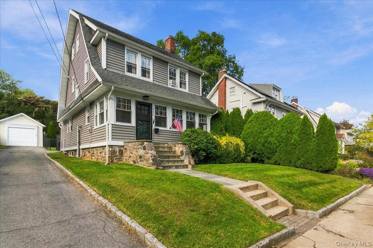 232 Clinton Avenue thumbnail 2