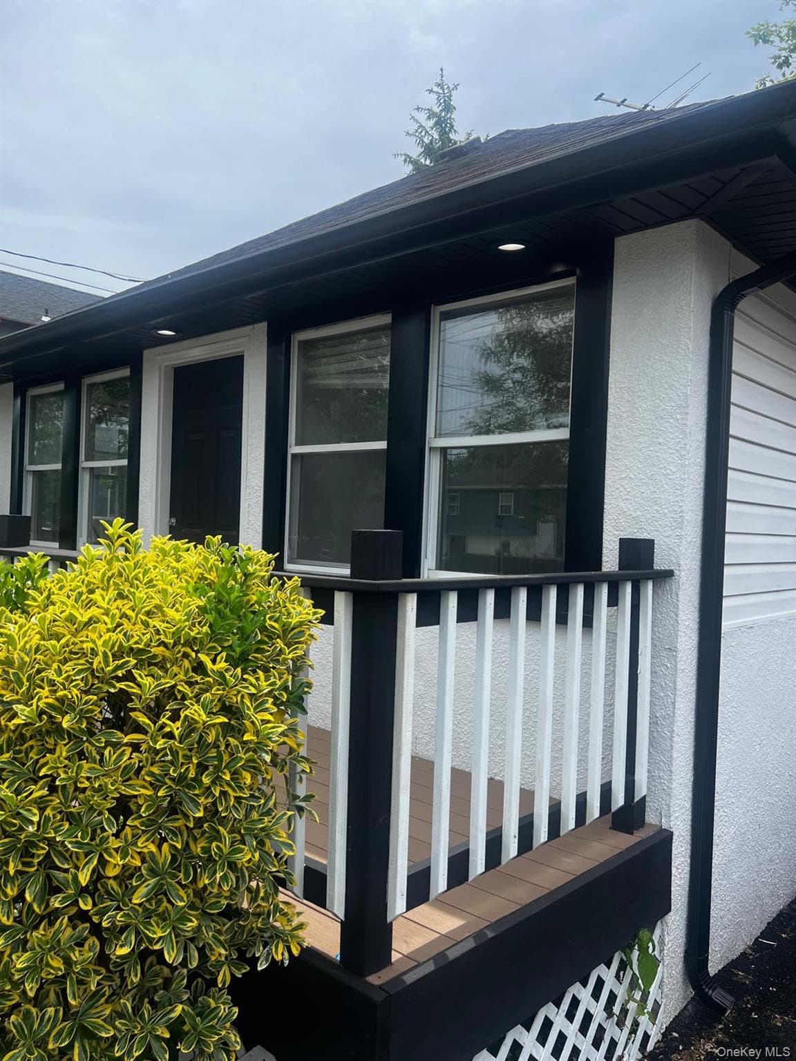 146 Penataquit Avenue thumbnail 4