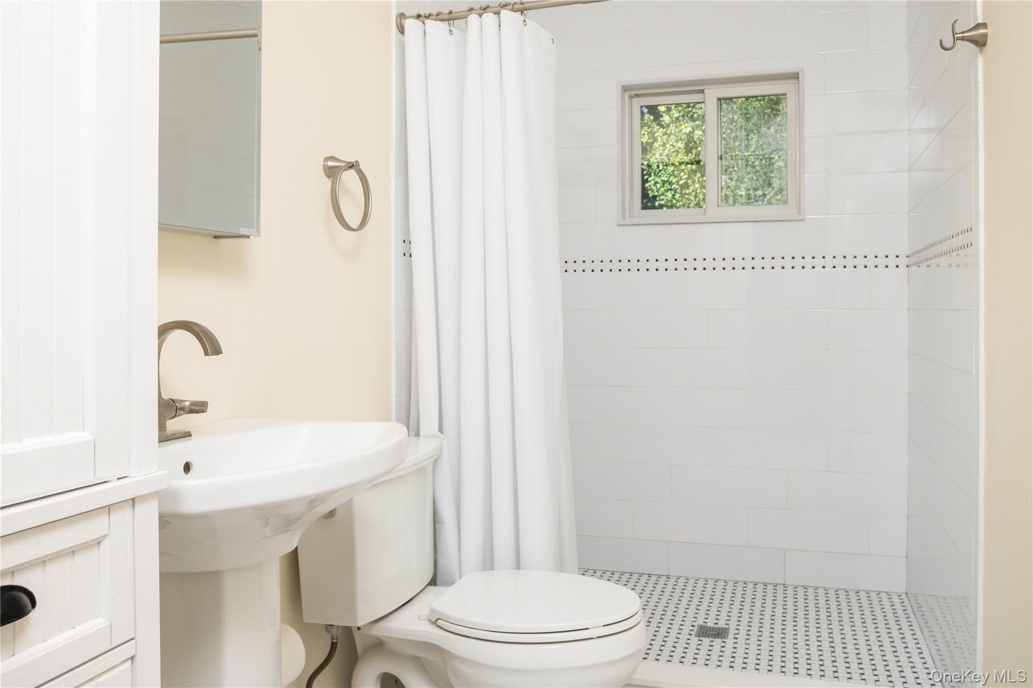 1045 Fanning Road thumbnail 7