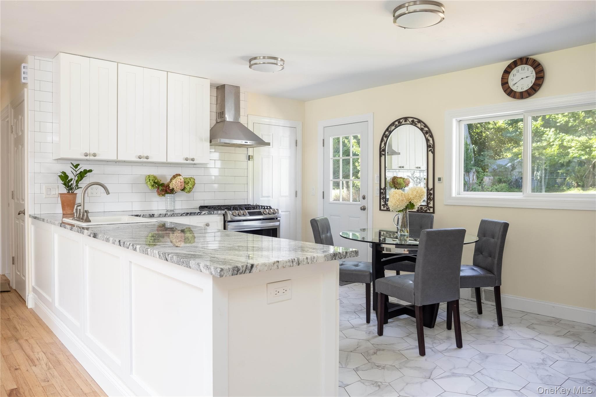 1045 Fanning Road thumbnail 4