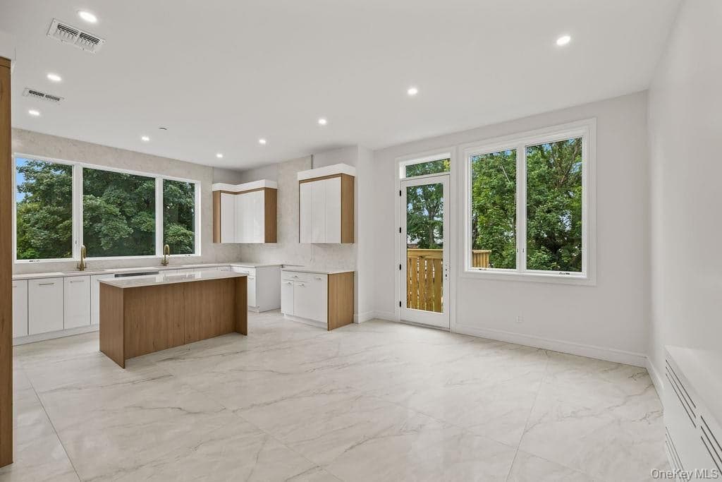 11 Lincoln Street Unit: 201 thumbnail 11
