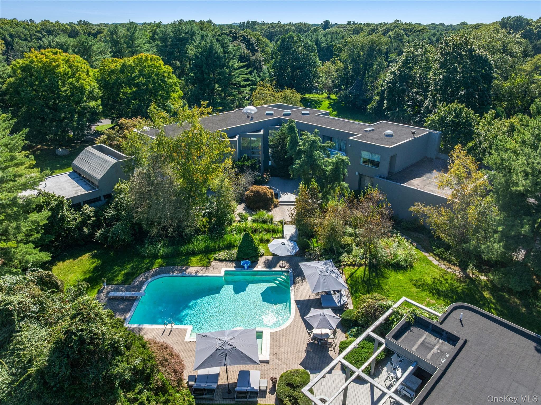 18 Chestnut Hill Drive, Upper Brookville
