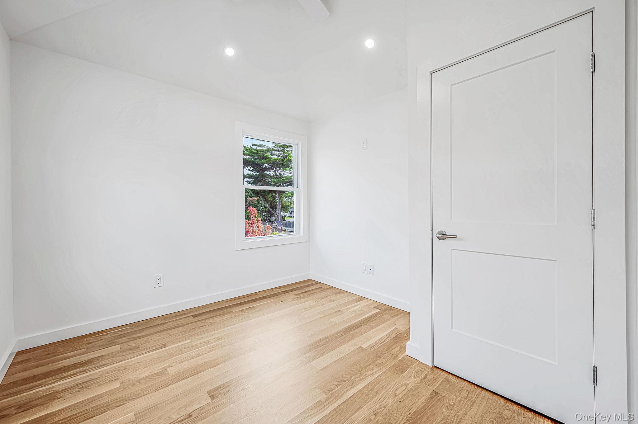 4 Lee Avenue thumbnail 14
