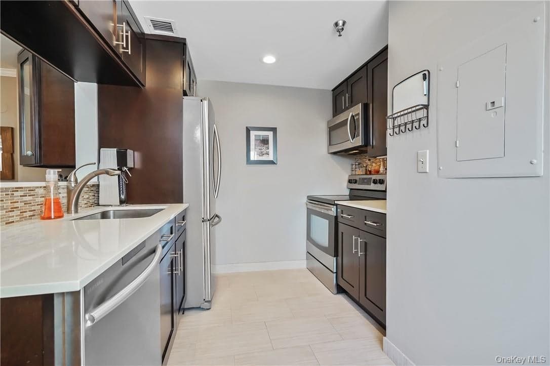 123 Mamaroneck Avenue Unit: 215 thumbnail 4