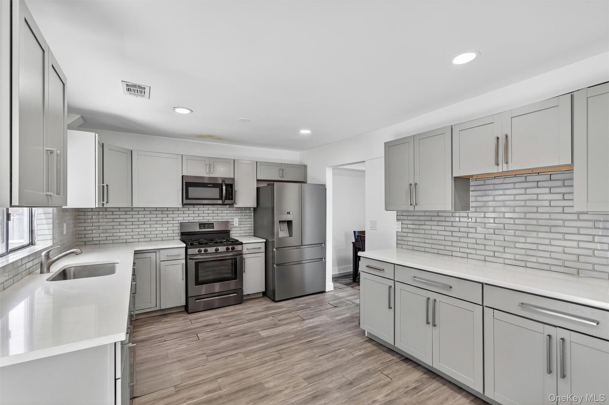 202 Concord Lane thumbnail 13