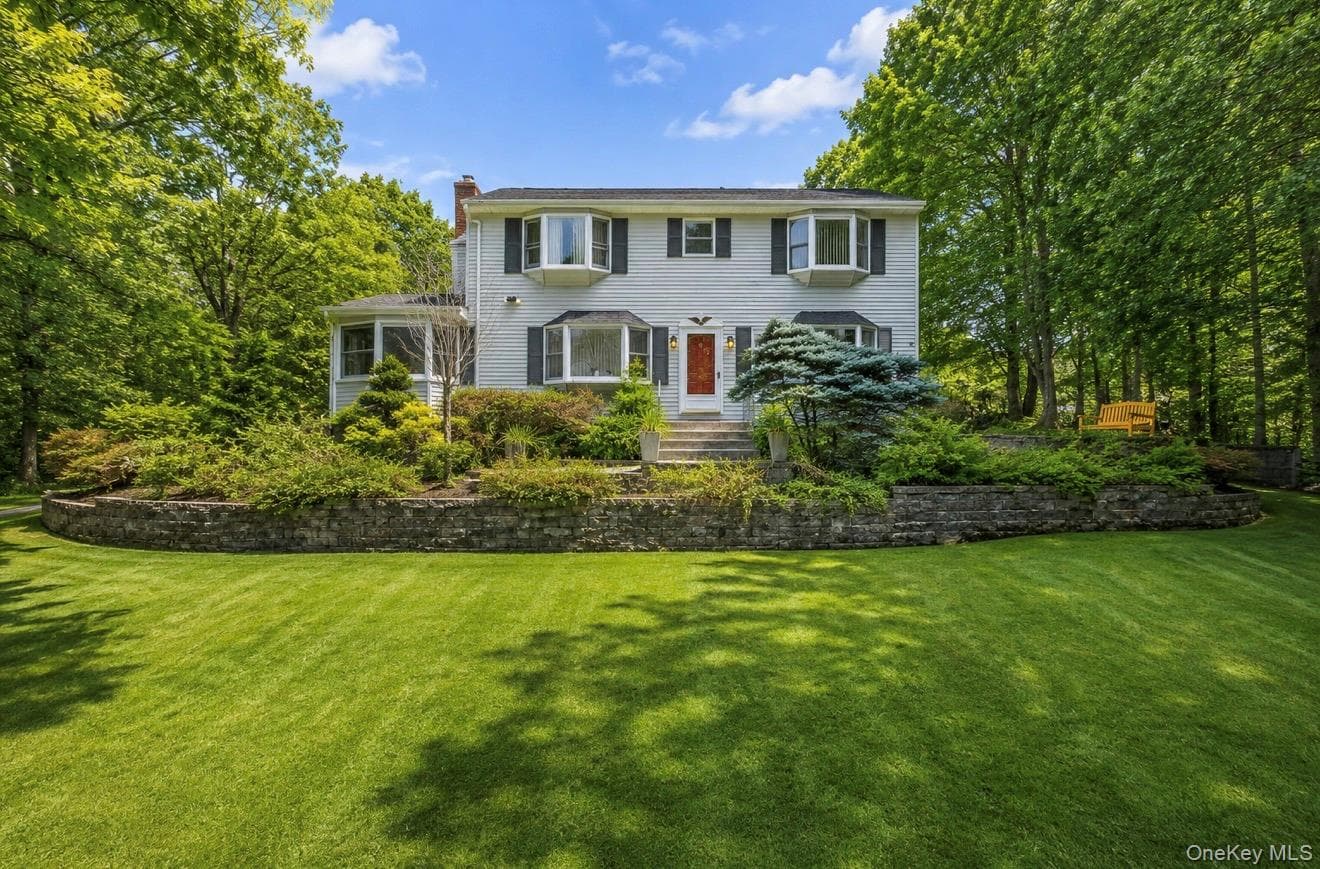 4 Chaucer Road, Staatsburg