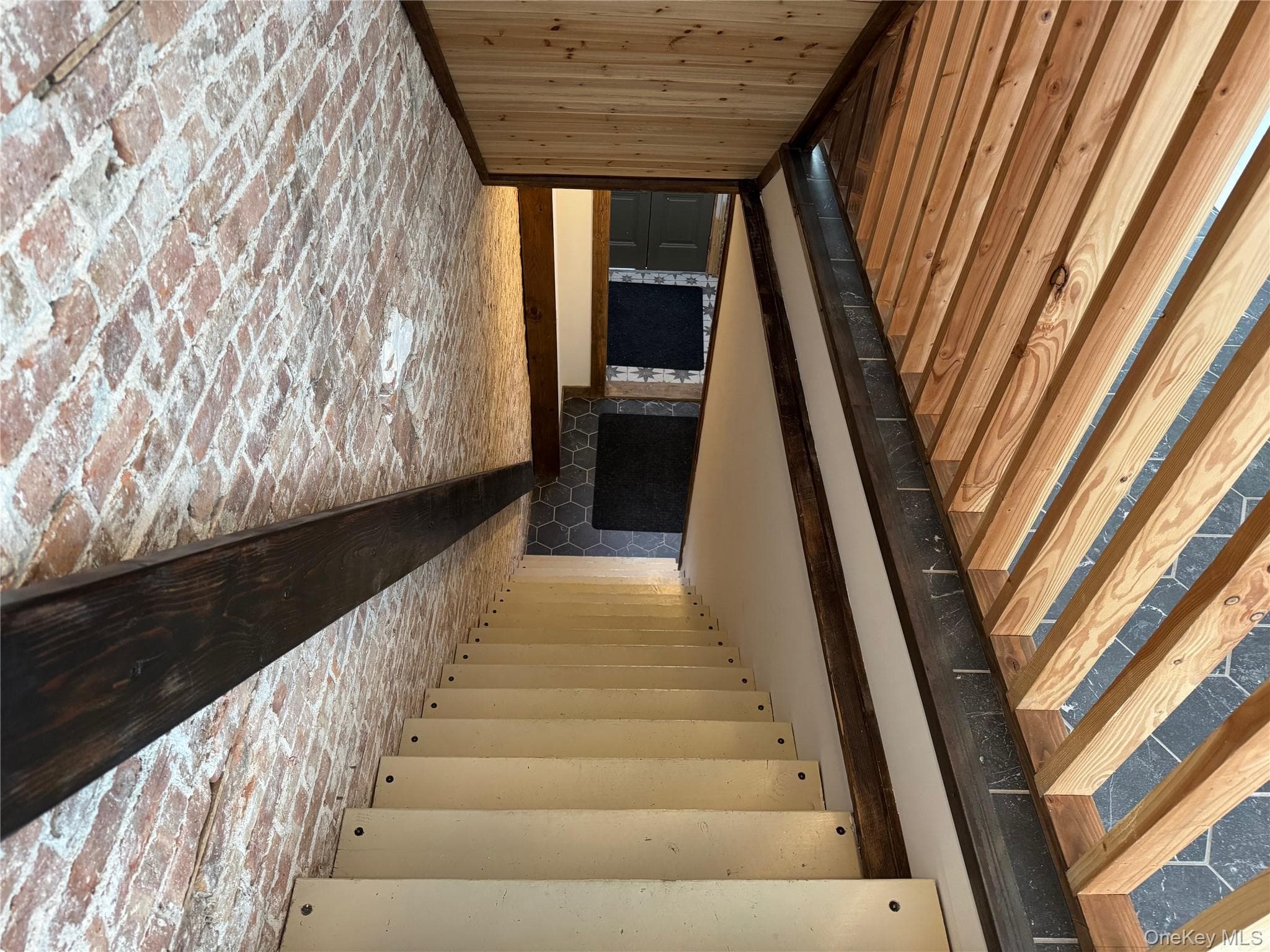 47 Lander Street thumbnail 15