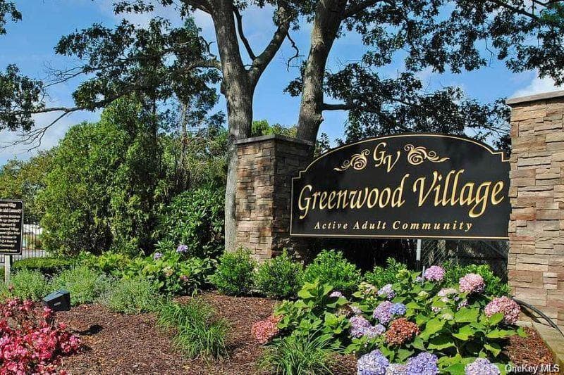 21 Village Circle thumbnail 11