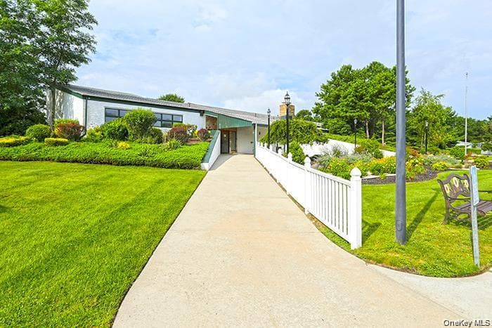 21 Village Circle thumbnail 12