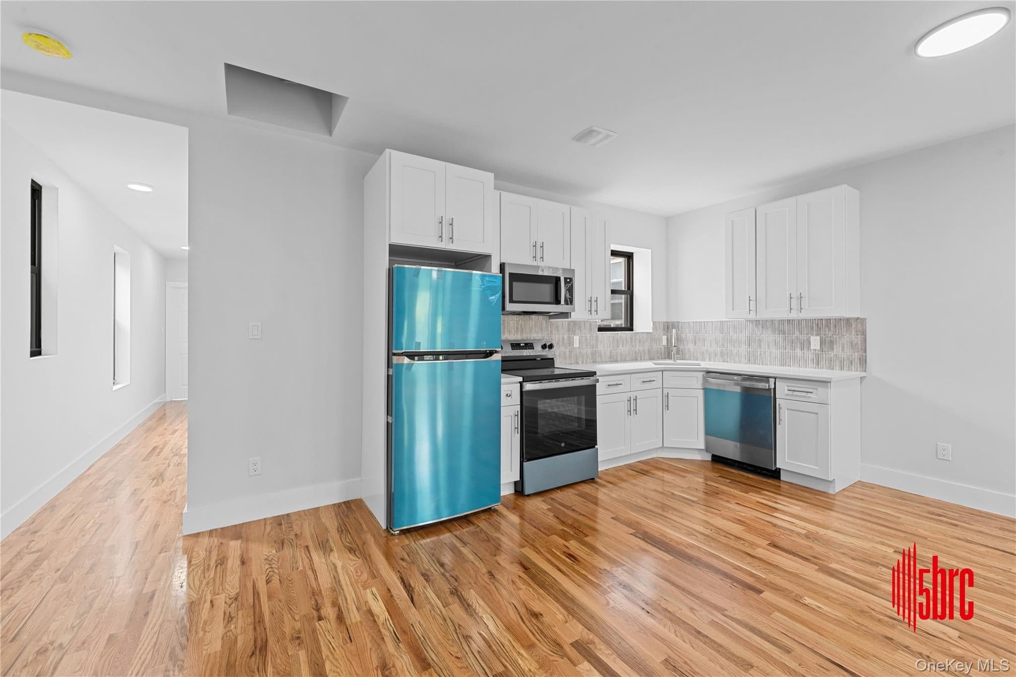 405 Miller Avenue thumbnail 11
