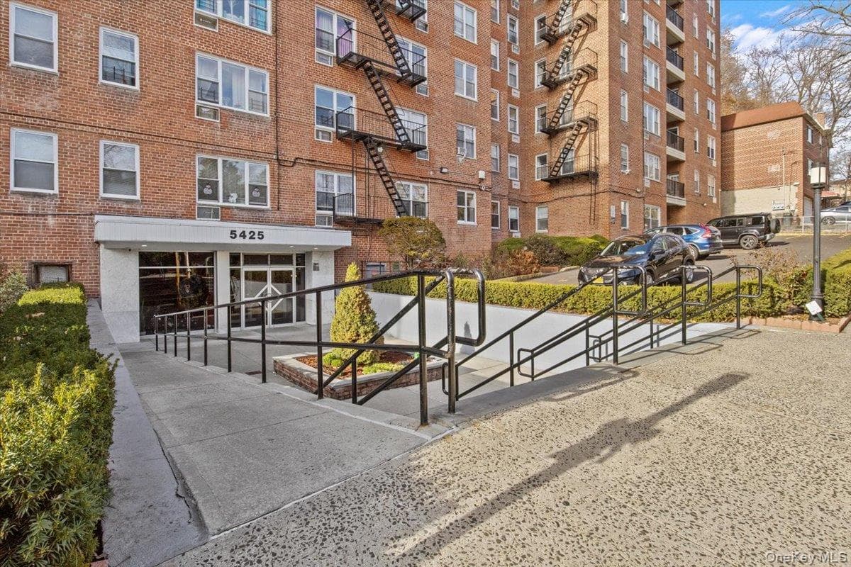 5425 Valles Avenue Unit: 3B thumbnail 3