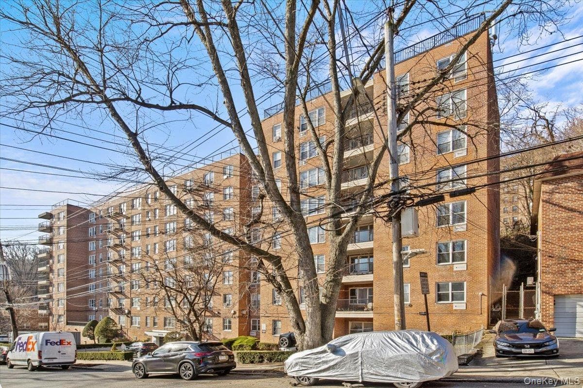 5425 Valles Avenue Unit: 3B, Bronx