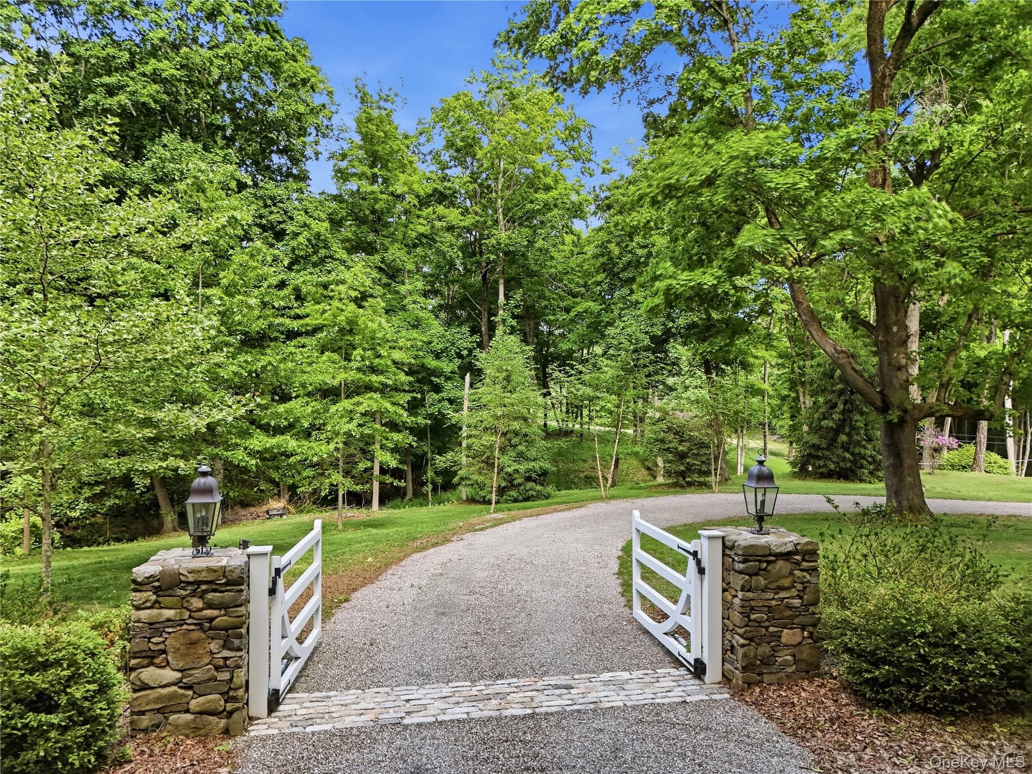 392 Old Quaker Hill Road, Pawling