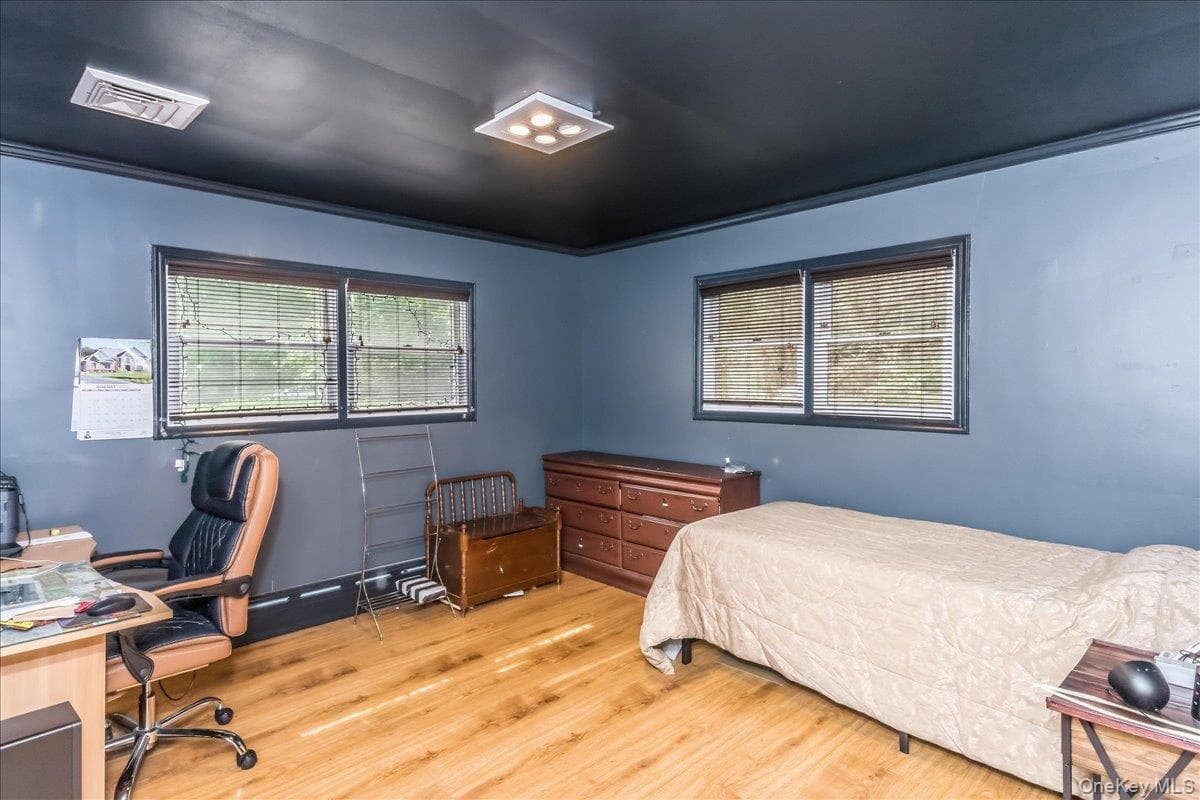 1091 Westminster Avenue thumbnail 22