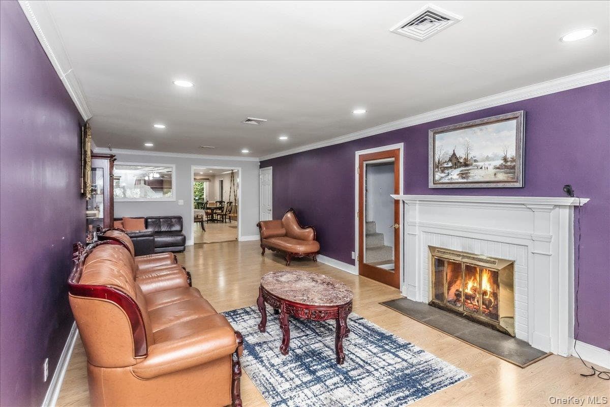 1091 Westminster Avenue thumbnail 7