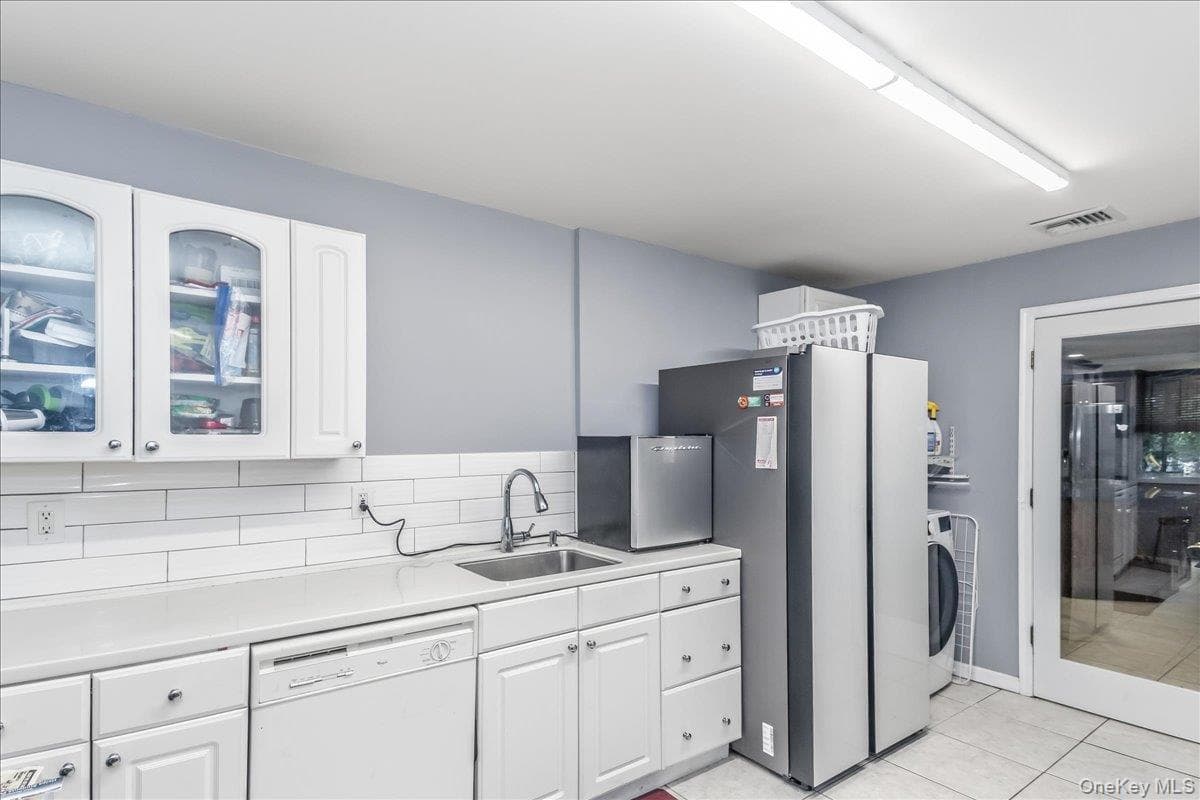 1091 Westminster Avenue thumbnail 14