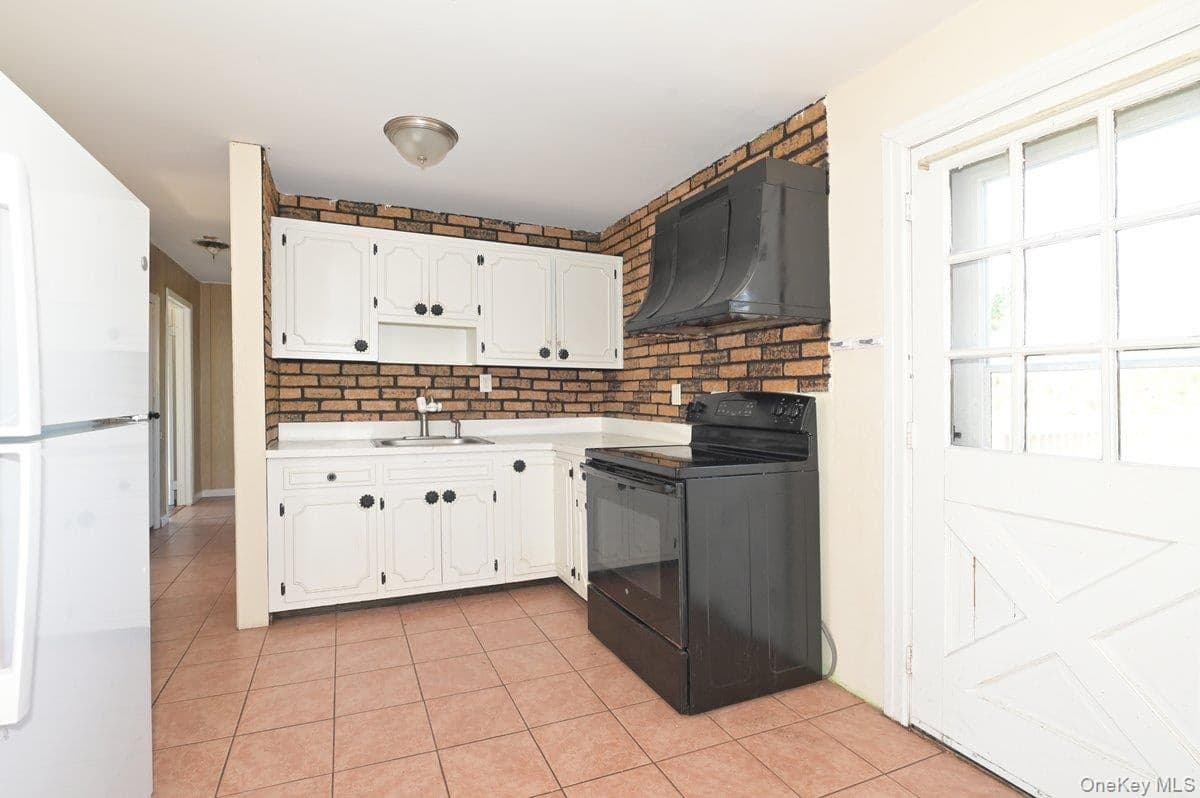 313 Warren Street thumbnail 5