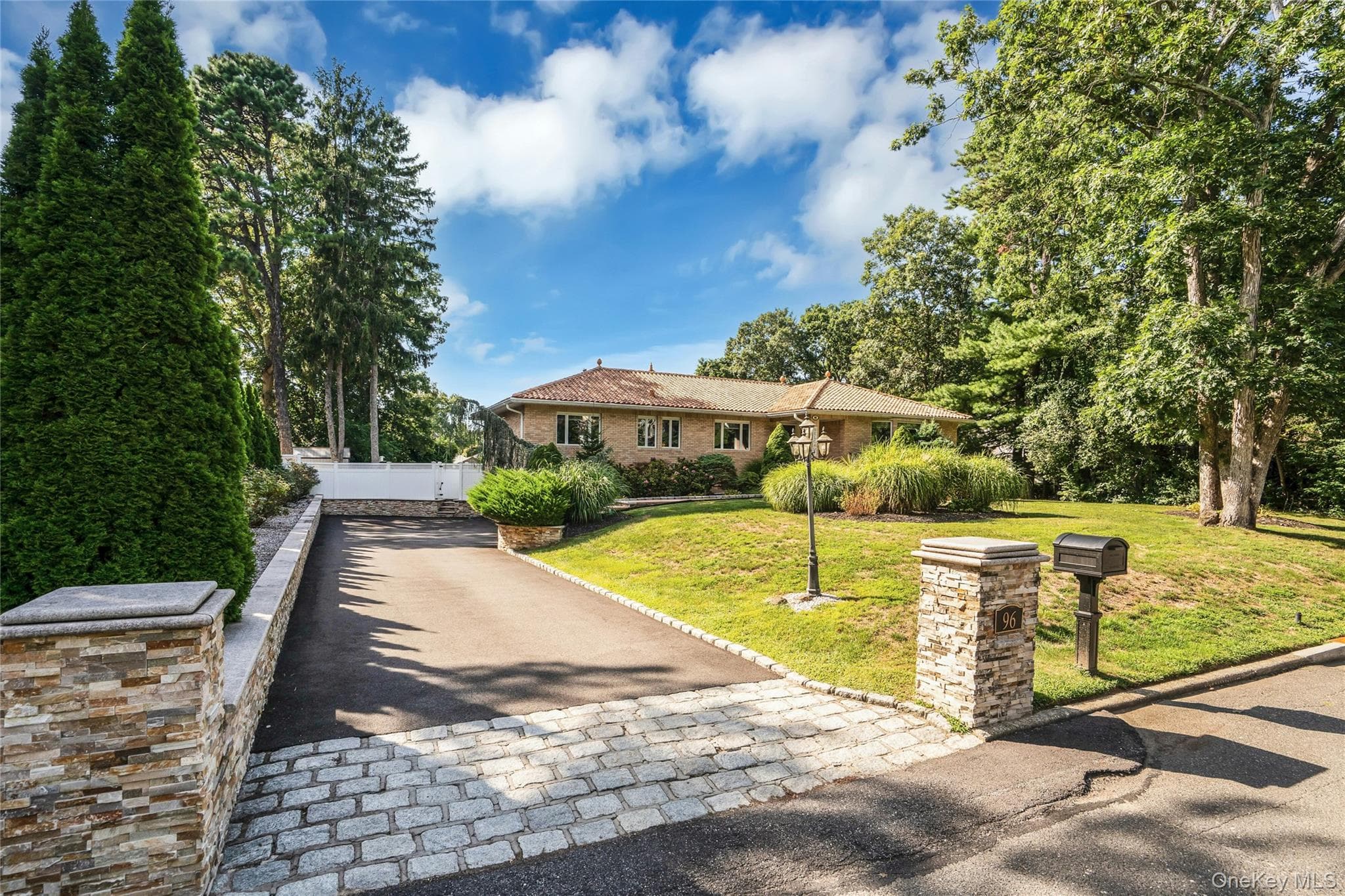 96 Mcculloch Drive thumbnail 2
