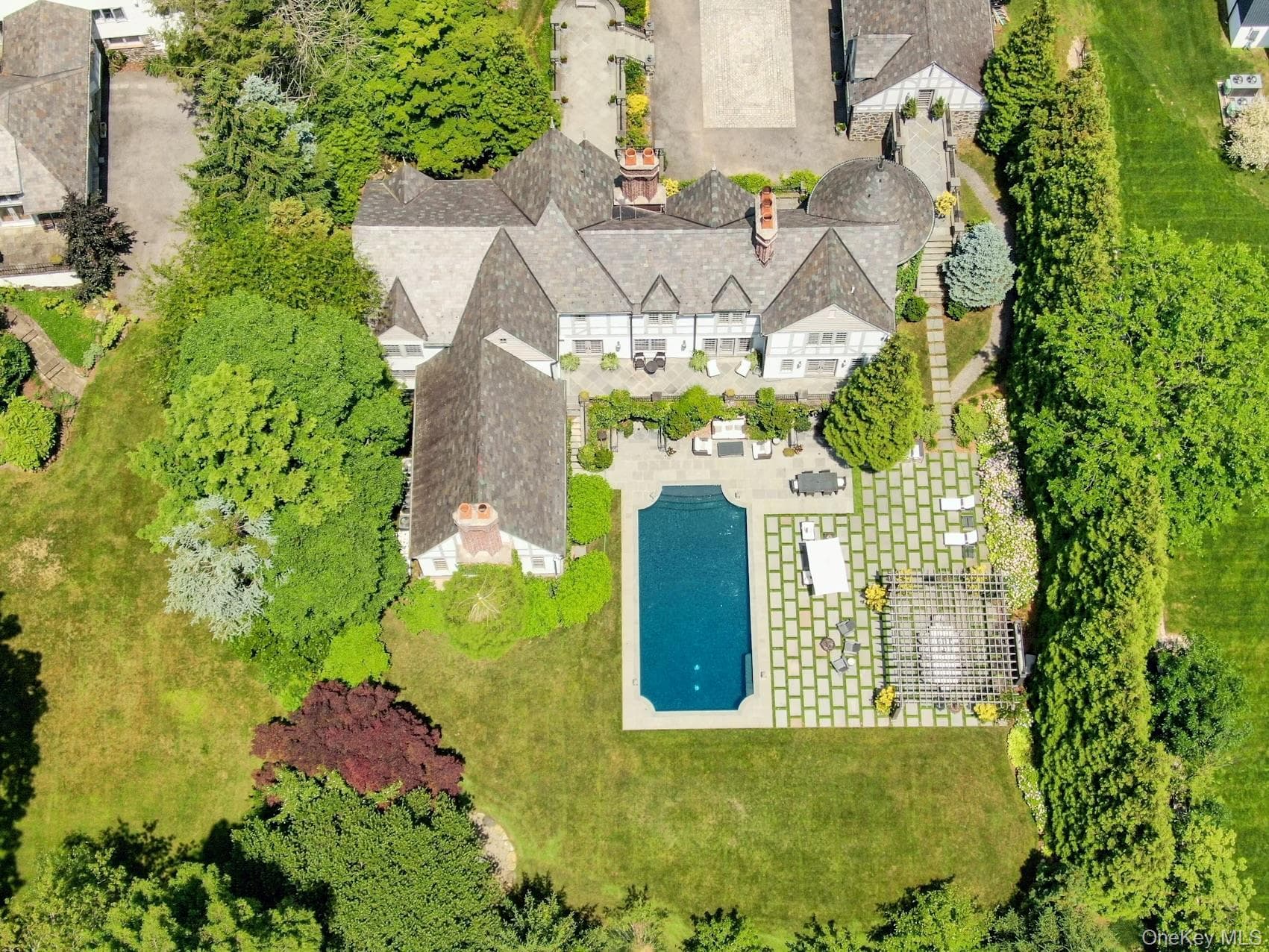 19 Park Drive thumbnail 3
