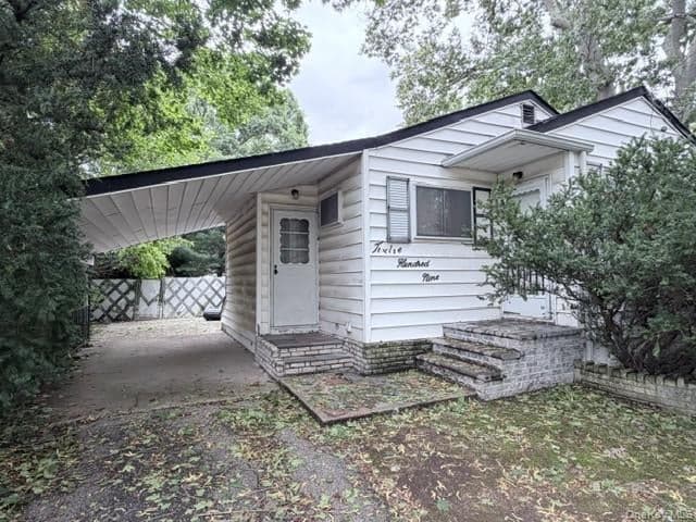 1209 Udall Road, Bay Shore