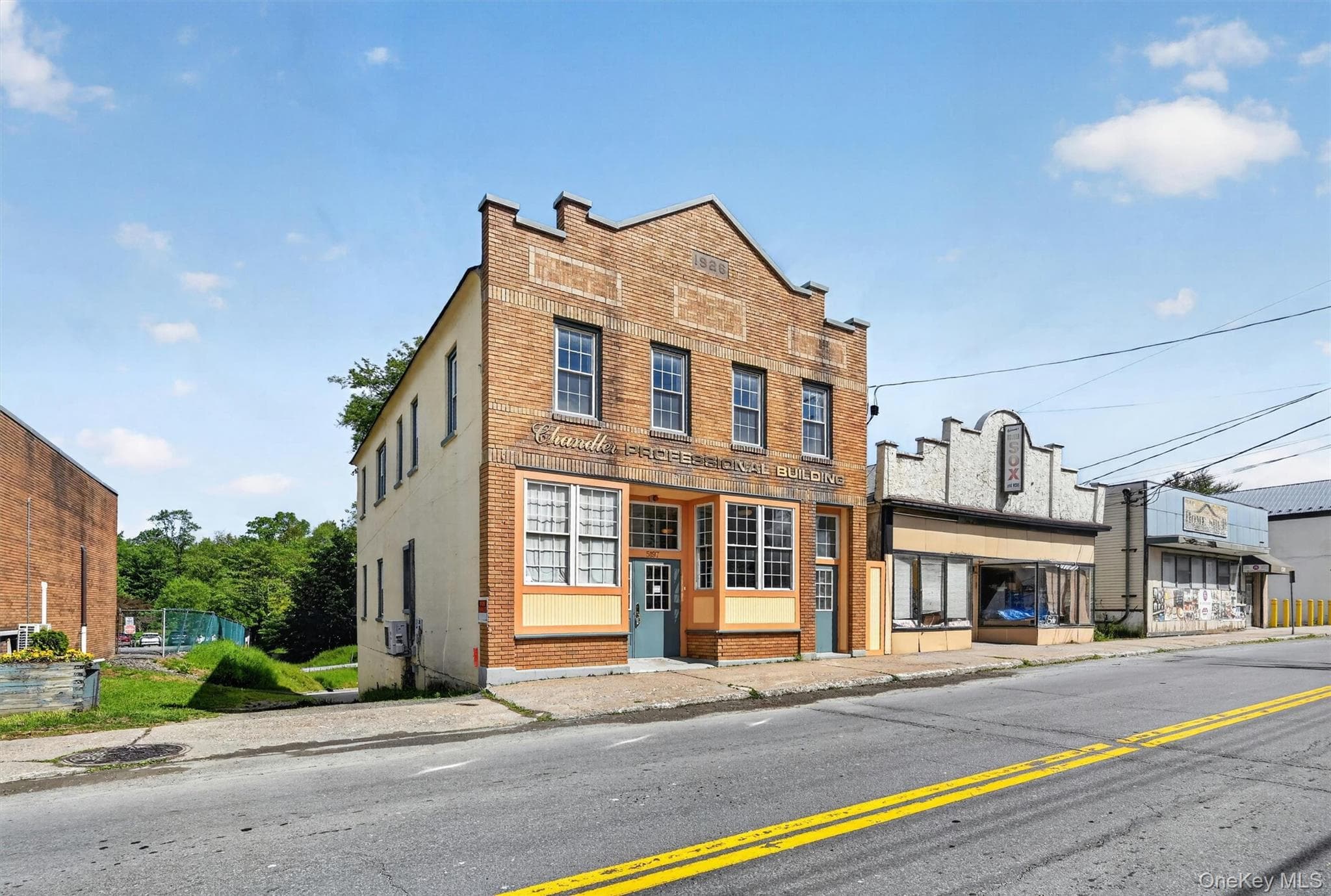 5197 Main Street thumbnail 2
