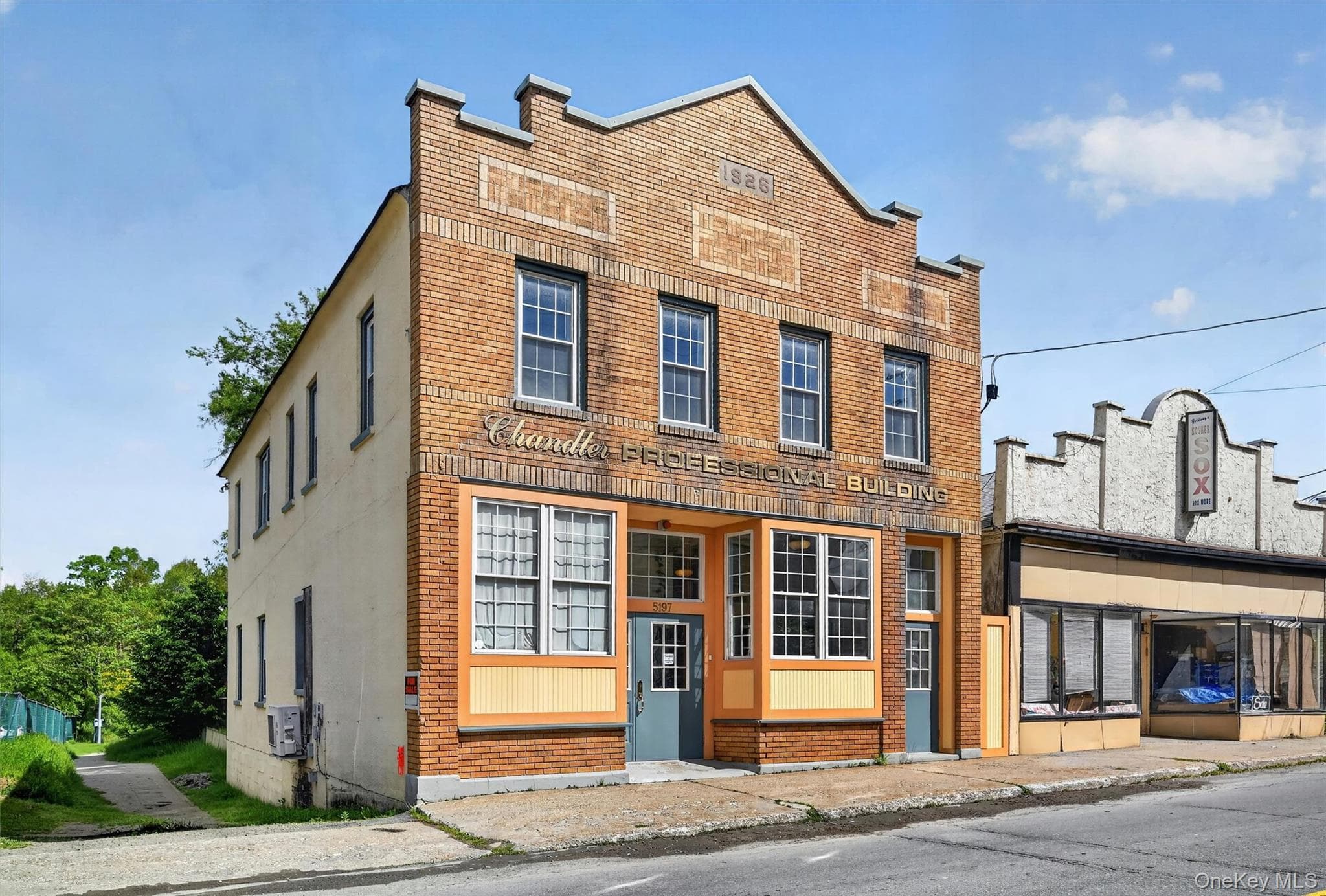 5197 Main Street thumbnail 4