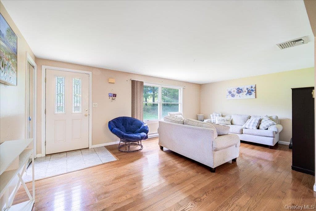 46 Harmony Hill Road thumbnail 4
