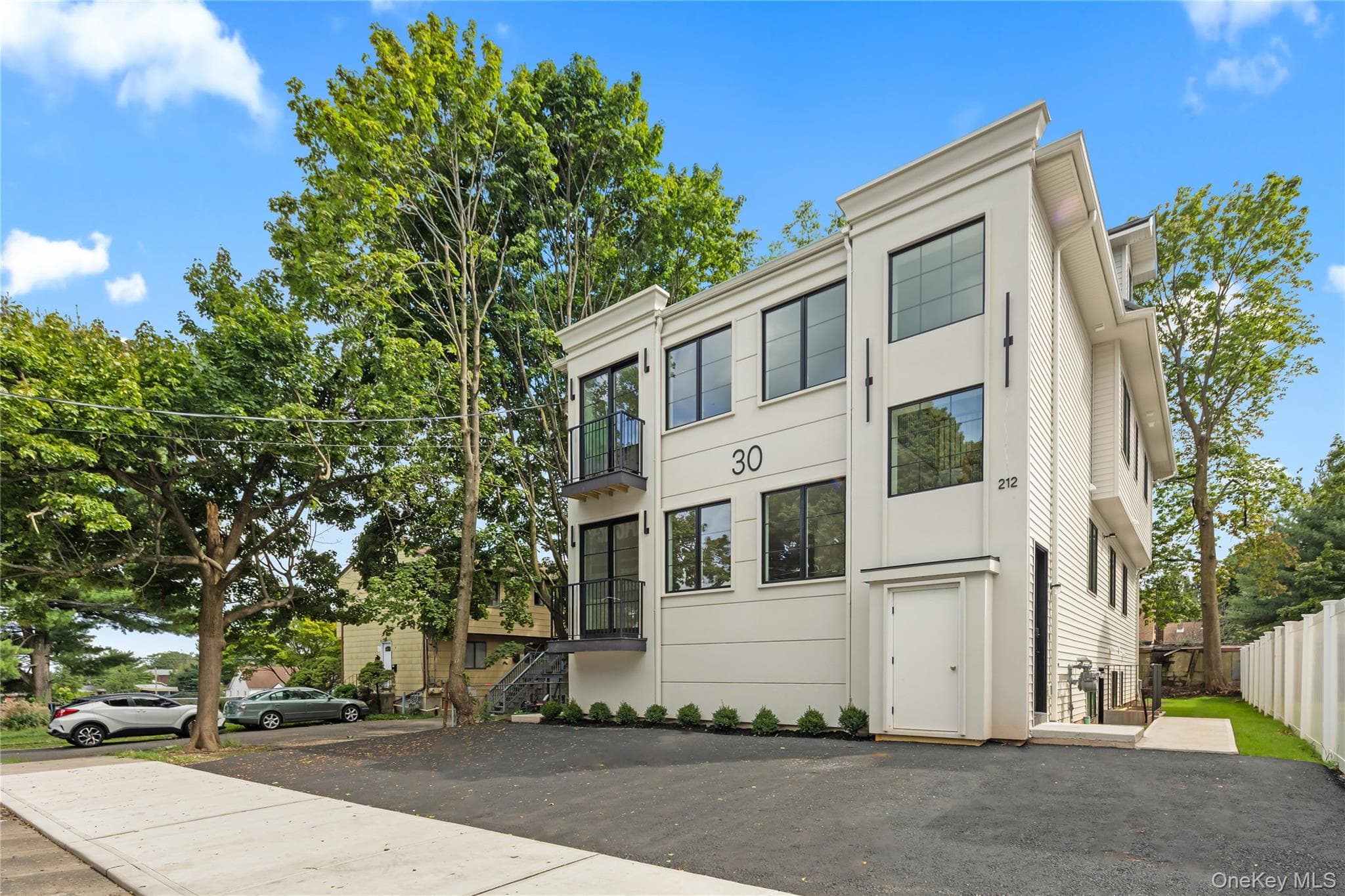 30 E Castle Avenue Unit: #101 thumbnail 3
