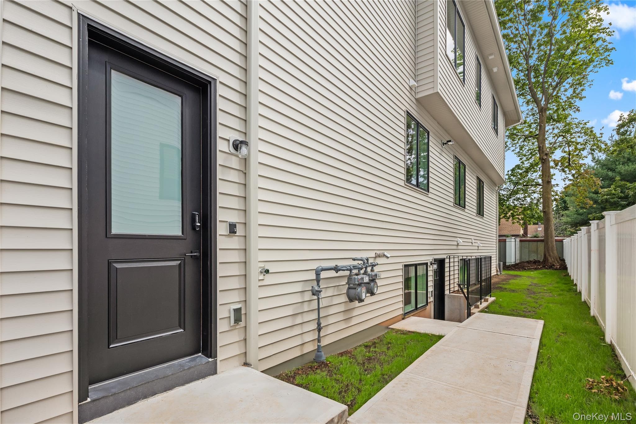 30 E Castle Avenue Unit: #101 thumbnail 4