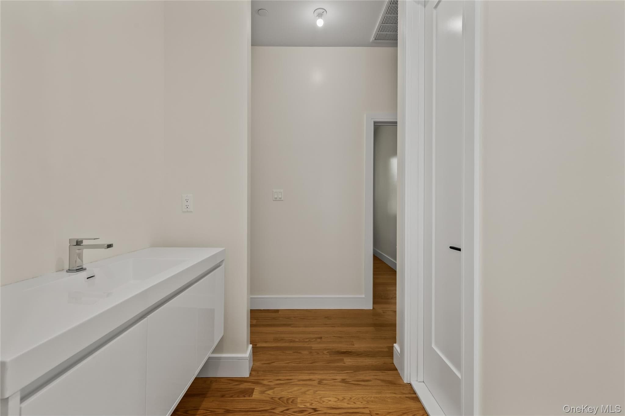 30 E Castle Avenue Unit: #101 thumbnail 28