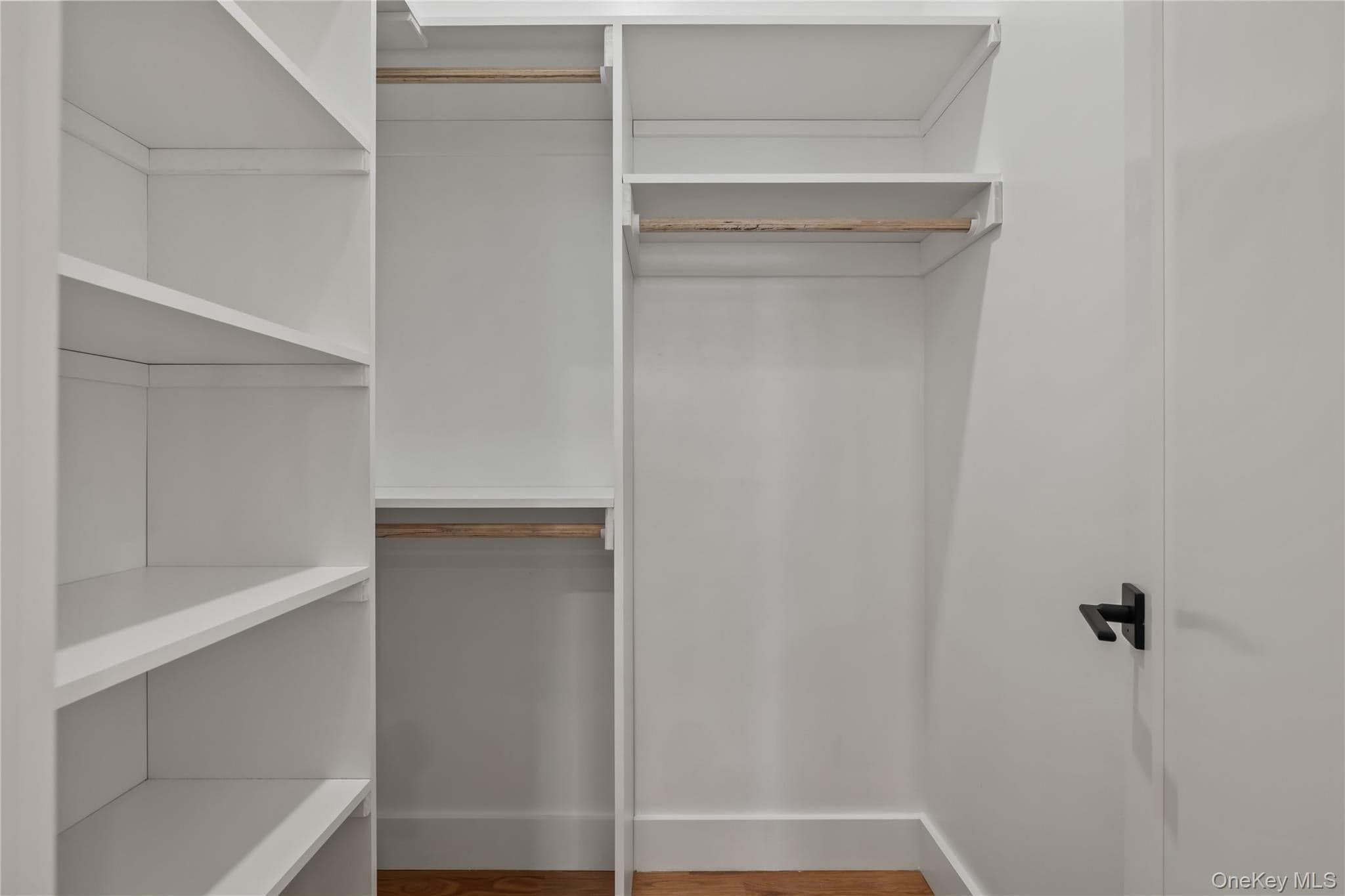 30 E Castle Avenue Unit: #101 thumbnail 32