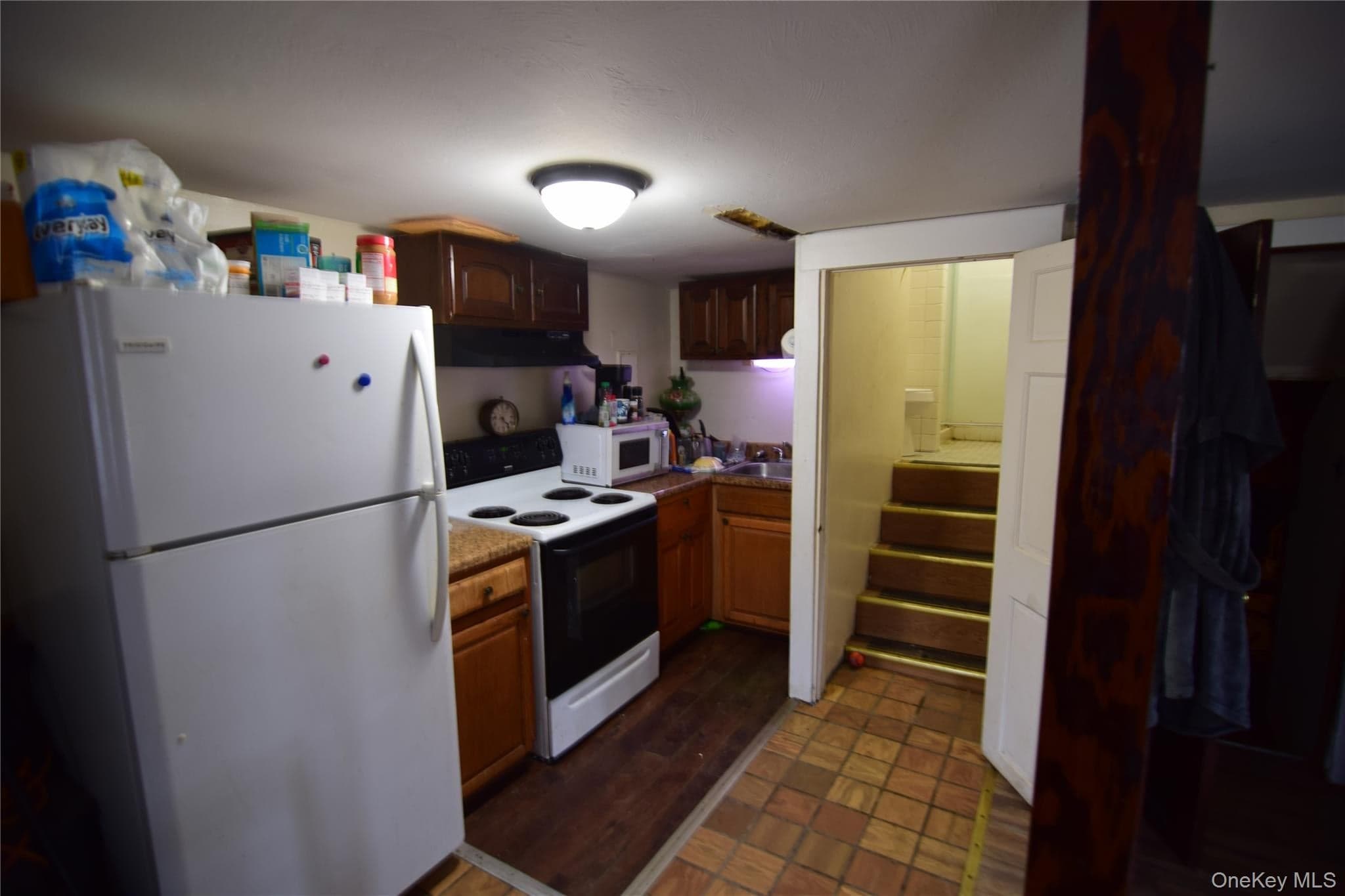 460 Cold Spring RD thumbnail 4
