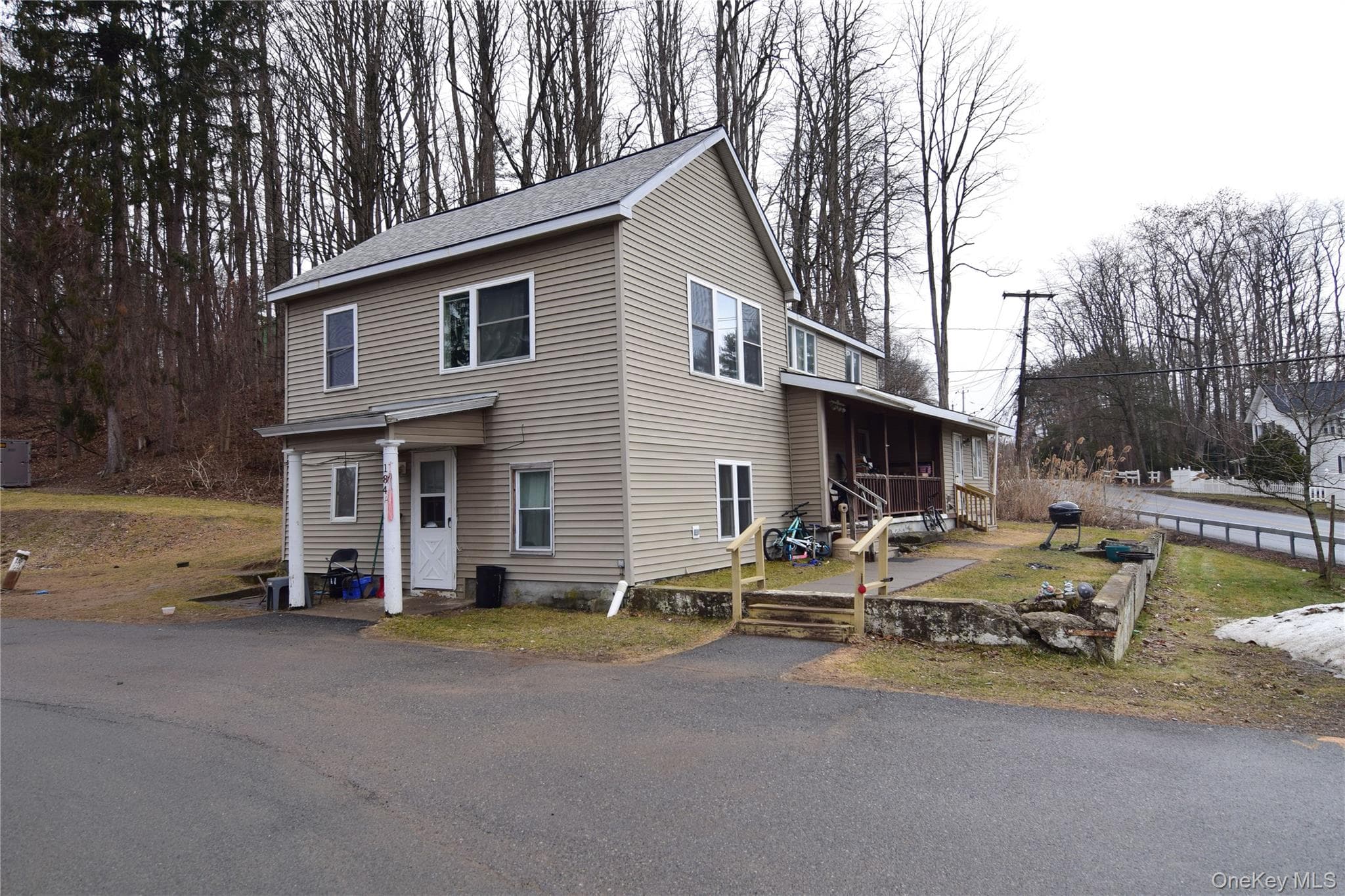 460 Cold Spring RD photo 1