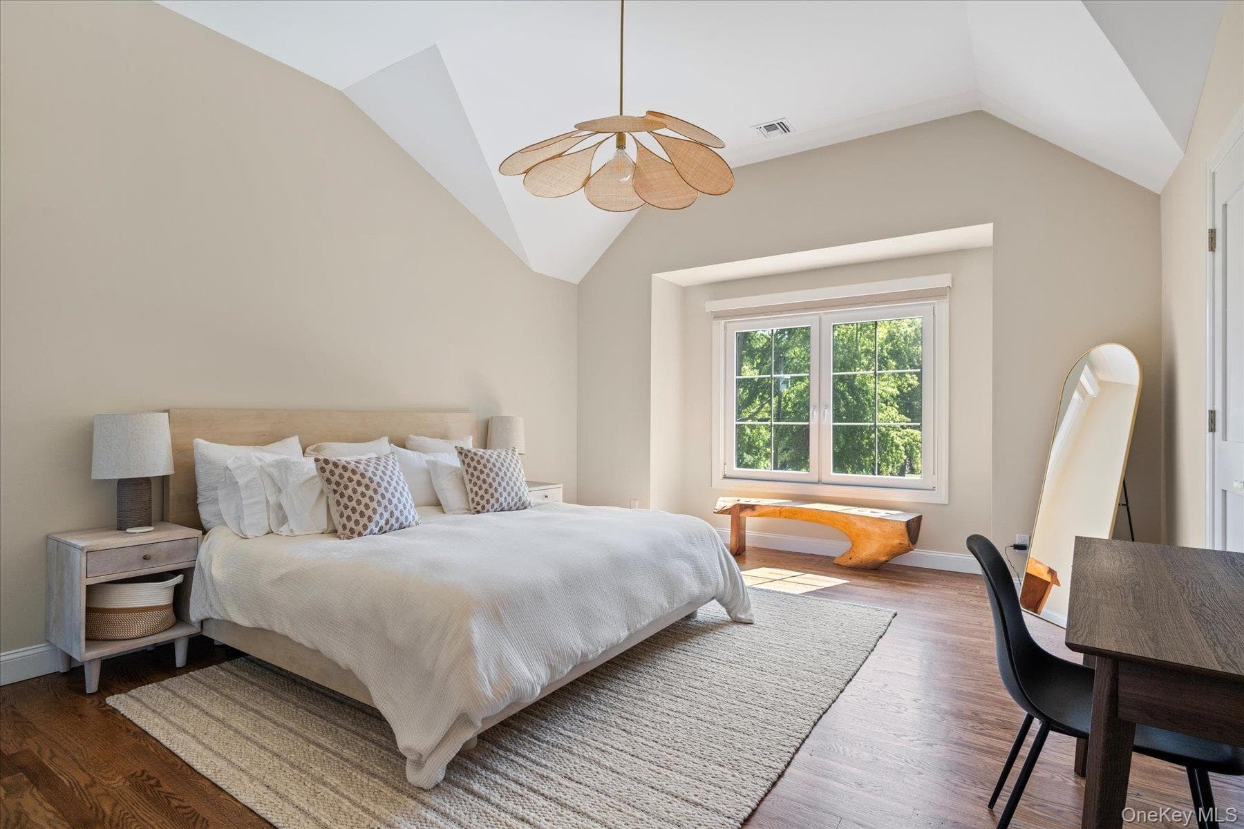660 Sutton Place thumbnail 13