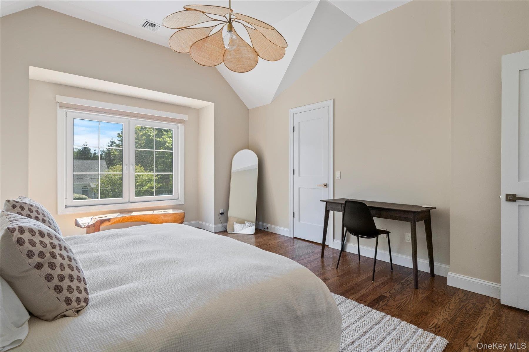 660 Sutton Place thumbnail 14