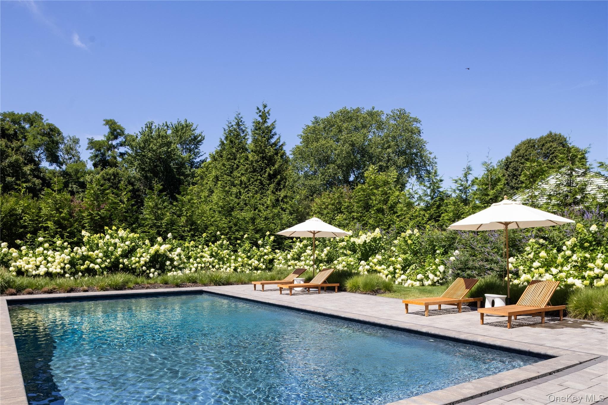 660 Sutton Place thumbnail 32