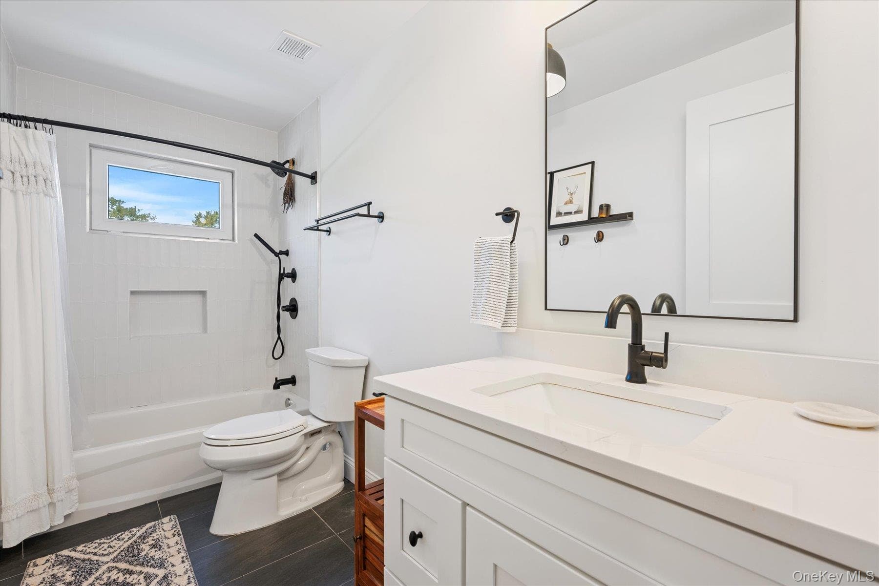 660 Sutton Place thumbnail 17