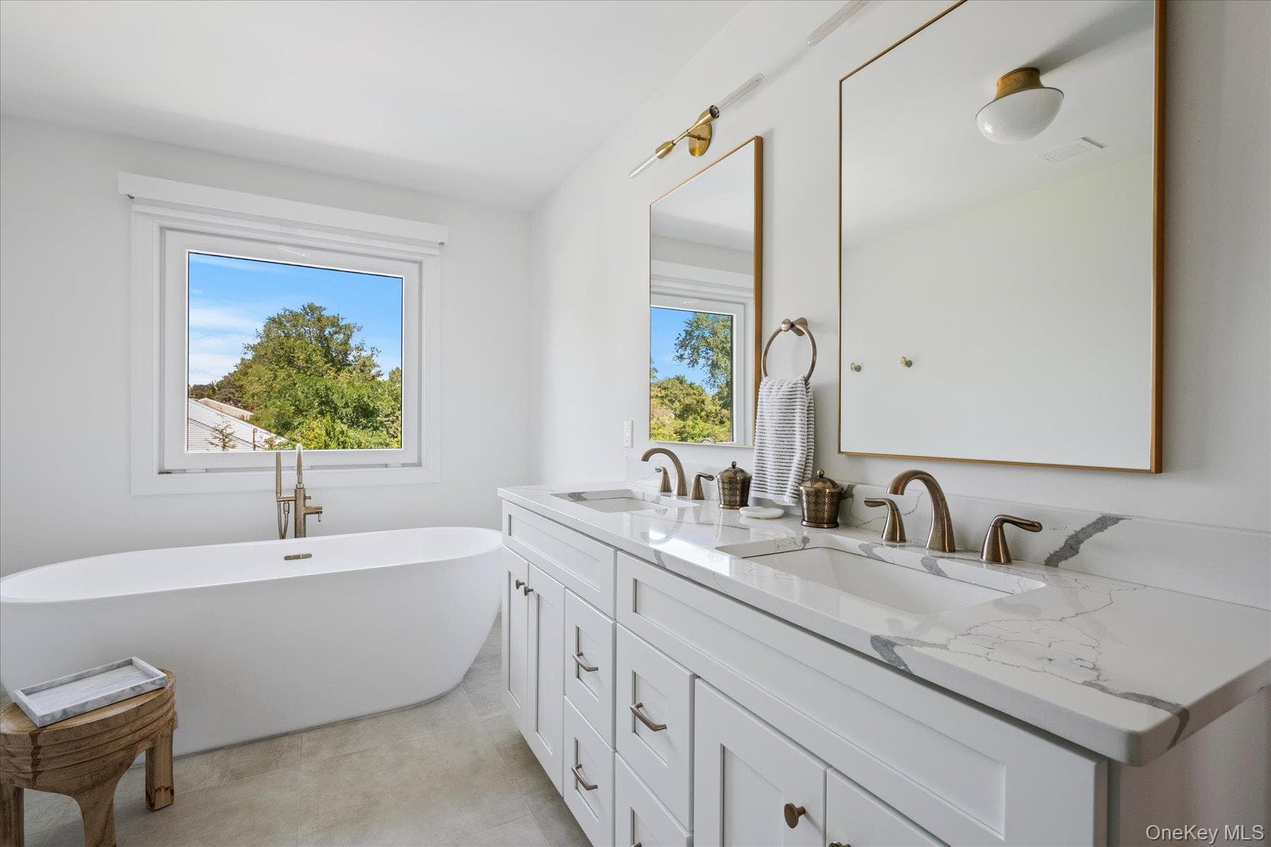 660 Sutton Place thumbnail 15